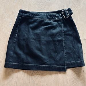 Top shop envelope skirt with a belt